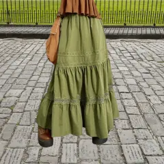 Spódnica boho: Odkryj idealne dodatki i stwórz swój styl!