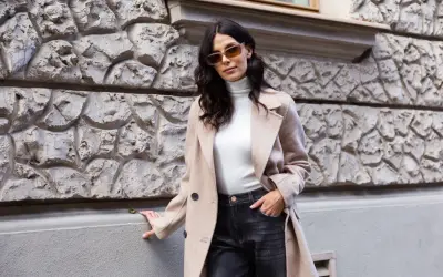 Spódnica jeansowa midi: Stylizacje na każdą okazję. Jak ją nosić?